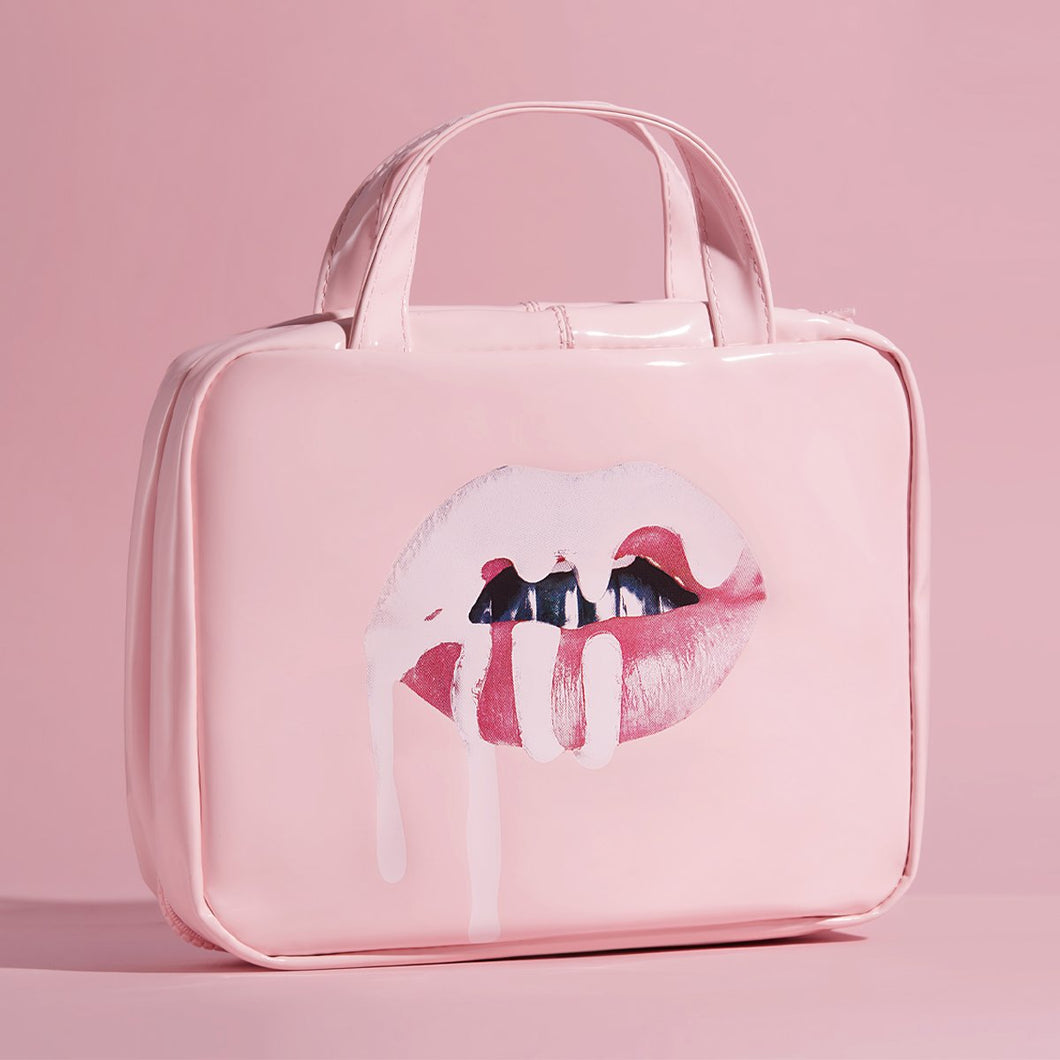KYLIE SKIN☆トラベルメイクポーチ☆LIPS TRAVEL CASE Kylie Lips Travel Case – kyliecosmeticsmaks.com
